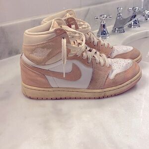 Nike dunks light pink size 8.5 in women’s